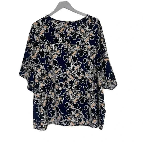 Lord & Taylor woman 2X black, pink, blue and white print dolman sleeve top - Picture 3 of 5